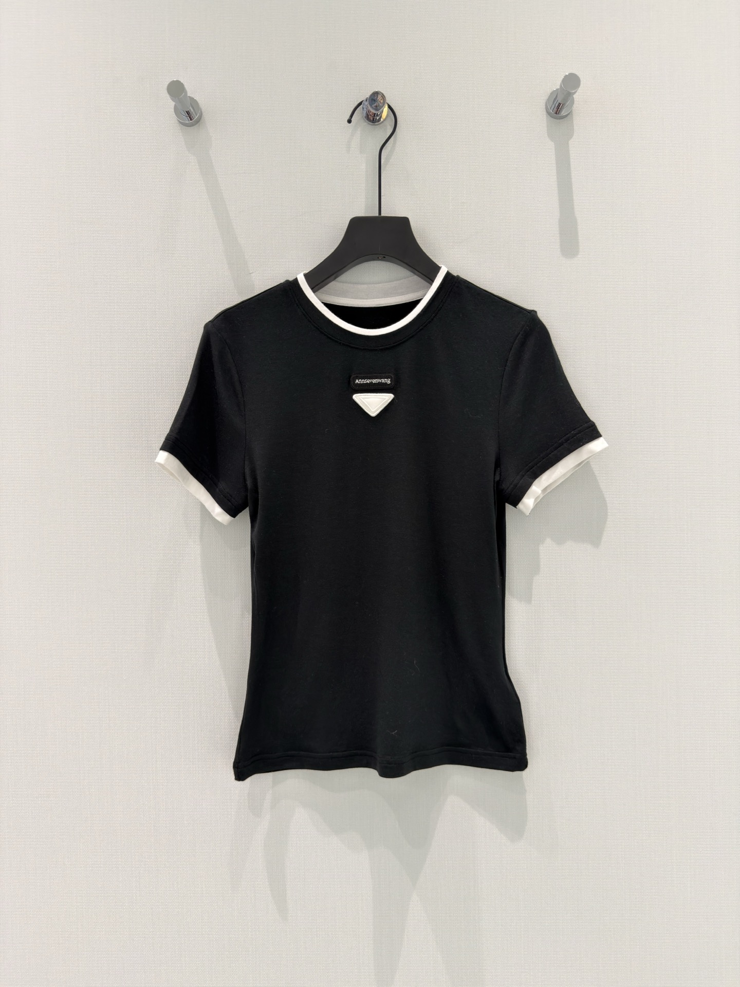 Women's short sleeves